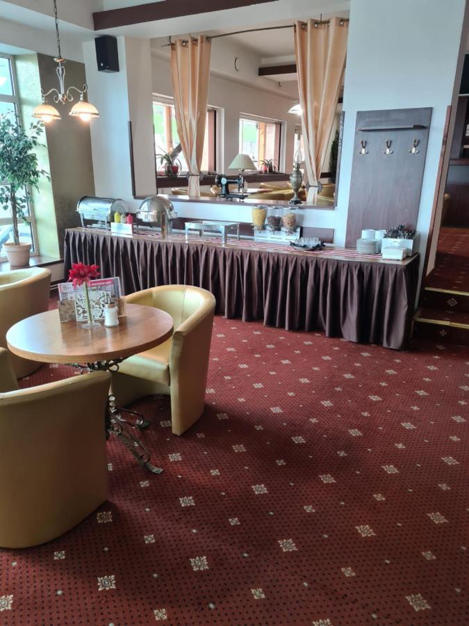 Hotel Montenegro Bruntál المظهر الخارجي الصورة