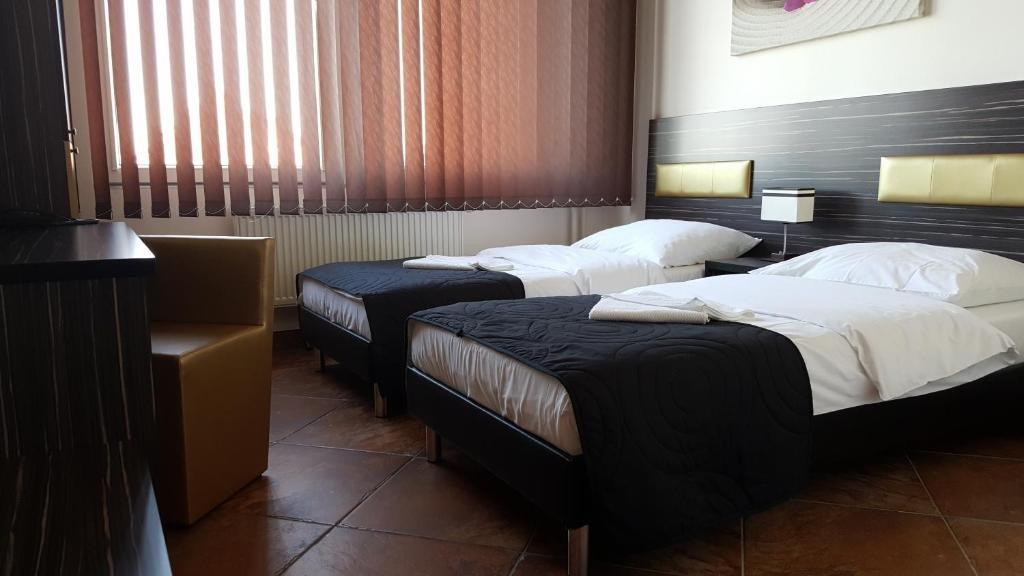 Hotel Montenegro Bruntál المظهر الخارجي الصورة