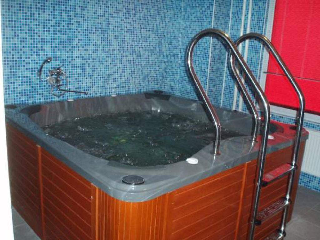 Hotel Montenegro Bruntál المظهر الخارجي الصورة